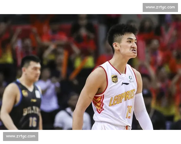 核心球员引领球队奋勇拼搏打造赛季辉煌战绩